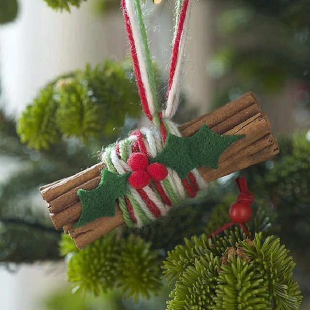 تزئین درخت کریسمس با چوب دارچین