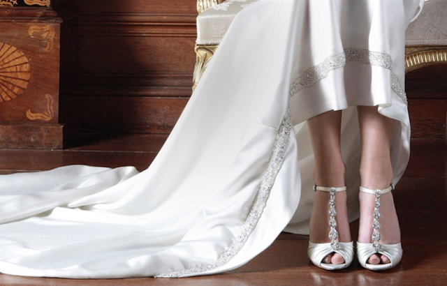 پاشنه کفش عروسی‌تان را با توجه به قد لباس انتخاب کنید