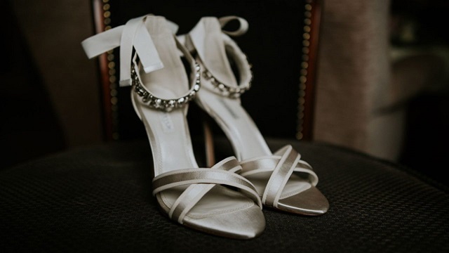 برای خرید کفش عروسی به آب و هوا و فصل عروسی توجه کنید
