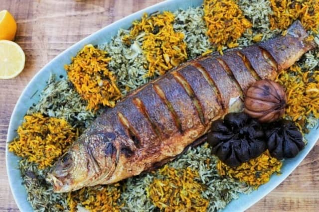 سبزی پلو با ماهی، یکی از بهترین غذاهای شب عید برای مازندرانی ها