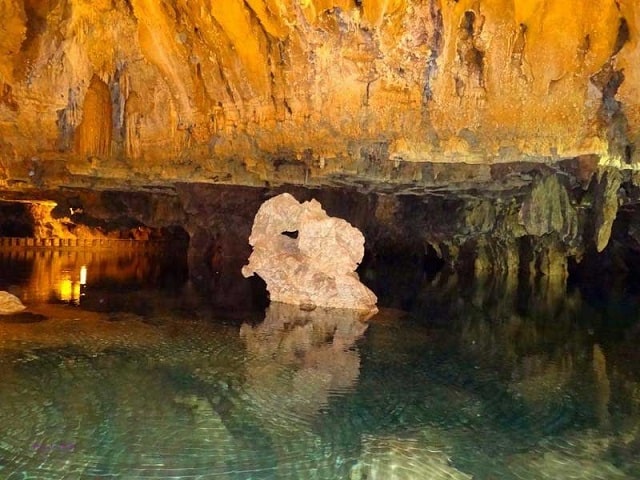 غار نیاسر کاشان