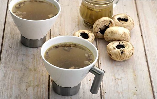 چای داغ قارچ از نوشیدنی های گرم برای روزهای سرد زمستان 