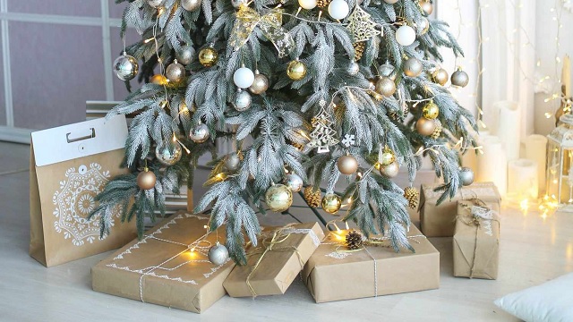 تزیین درخت کریسمس سفید