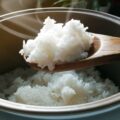 ۱۰ روش جلوگیری از شفته شدن برنج کته و آبکش + چاره برنج شفته