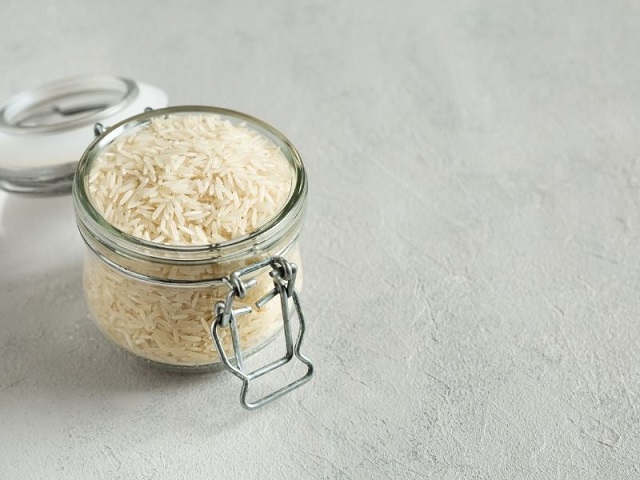 بهترین ترفندهای نگهداری برنج خام در منزل