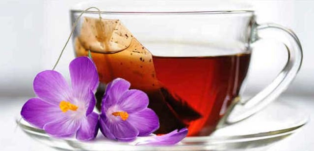 مراحل طرز تهیه چای زعفرانی مراکشی