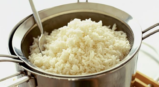 مراحل طرز تهیه برنج هندی به صورت آبکش