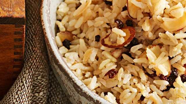 مواد مغذی برنج را با افزودن سبزیجات کامل کنید