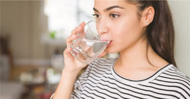 نوشیدن آب کافی در زمان سحری و افطار را فراموش نکنید