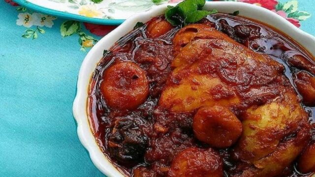 خورش آلو مسما گیلانی از جمله قدیمی‌ترین و سنتی‌ترین غذاهای استان‌های شمالی کشور