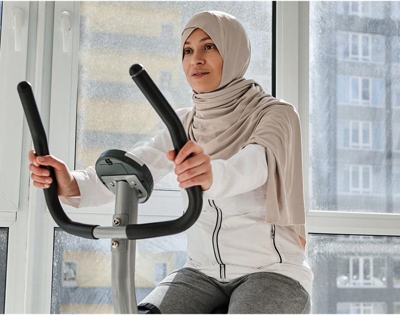 9 تکنیک ورزش کردن در ماه رمضان | قبل از افطار بهتره یا بعد از افطار؟