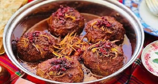 کوفته هلو شیرازی با رب گوجه