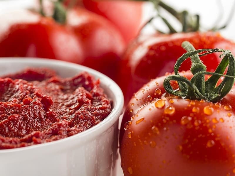 زمان مناسب نگهداری رب گوجه فرنگی خانگی و کنسروی چند ماه است؟