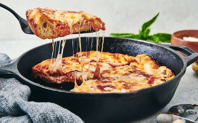 پیتزا تابه ای بدون خمیر پیتزا