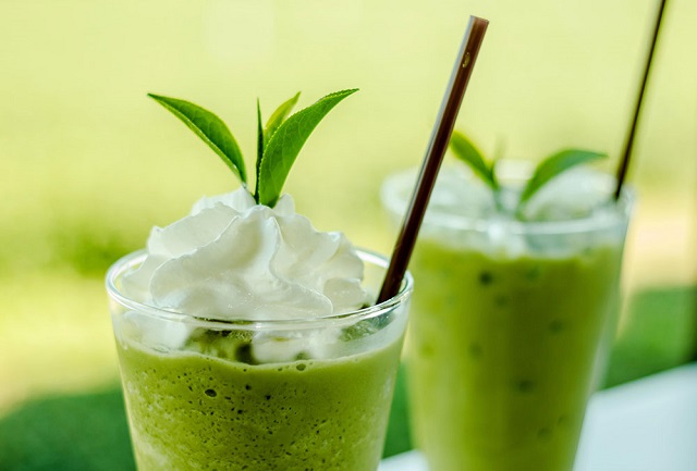 از چه میوه‌هایی در طرز تهیه اسموتی چای سبز می‌توان استفاده کرد