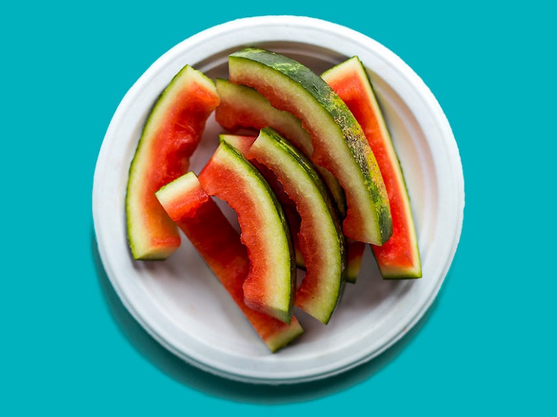 28 خواص پوست هندوانه برای سلامت بدن و مضرات آن + نحوه مصرف