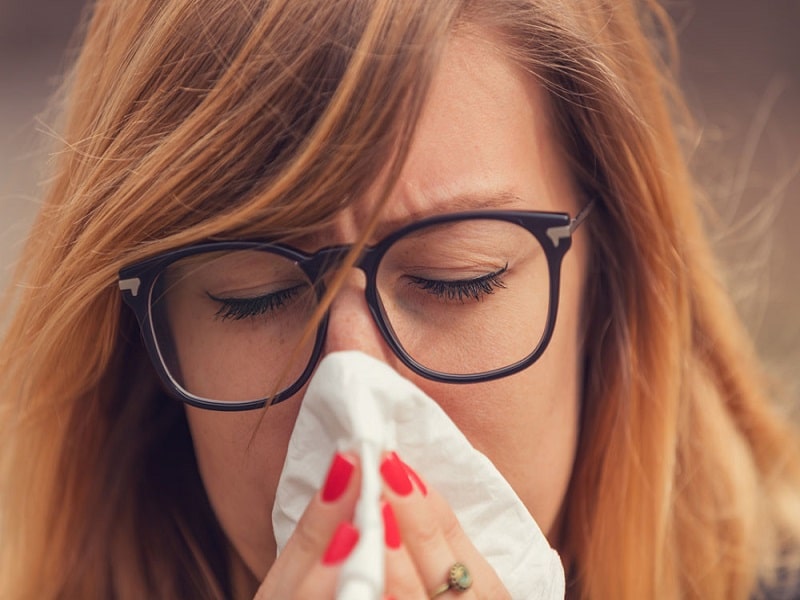 سرماخوردگی در تابستان + علائم و 10 درمان سنتی و پزشکی