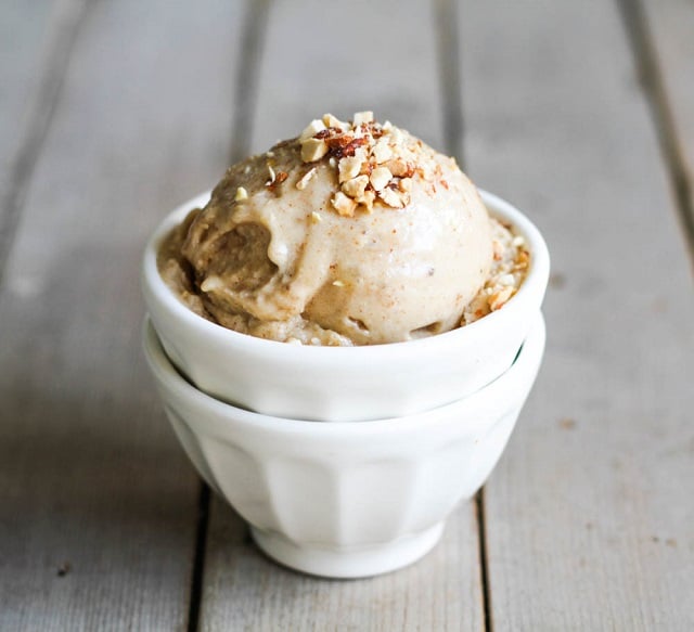 طرز تهیه بستنی بادام ساده