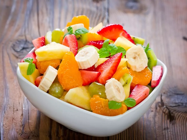 سالاد میوه بهترین راه برای مصرف انواع میوه است