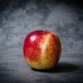 35 خواص و مضرات عجیب سیب برای بدن + طبع و مصلح آن