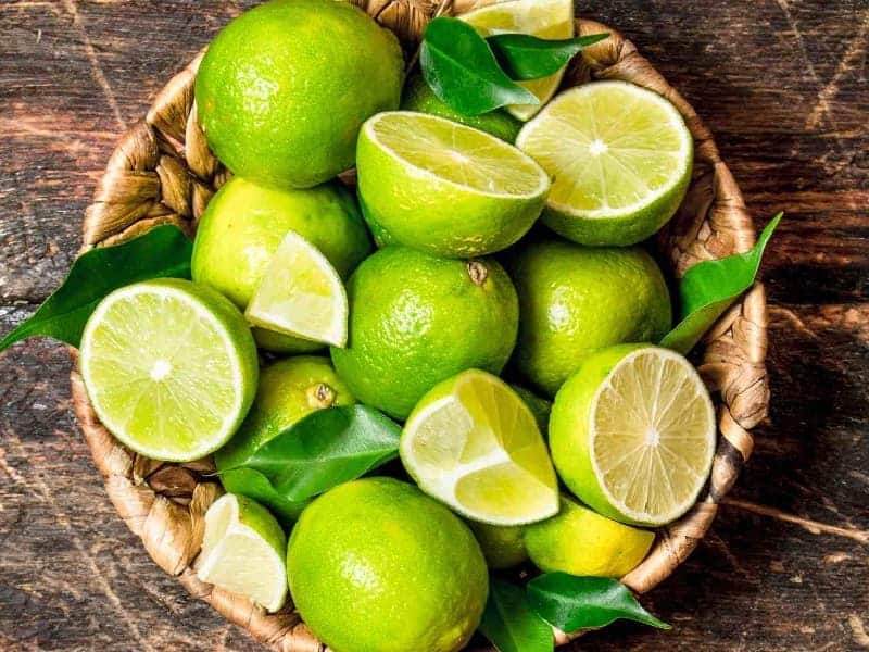 55 خواص و مضرات لیمو ترش + طبع، مصلح و موارد منع مصرف