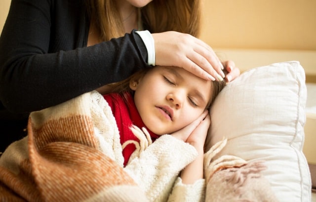 روش‌های ساده درمان خانگی تب برای کودکان و بزرگسالان