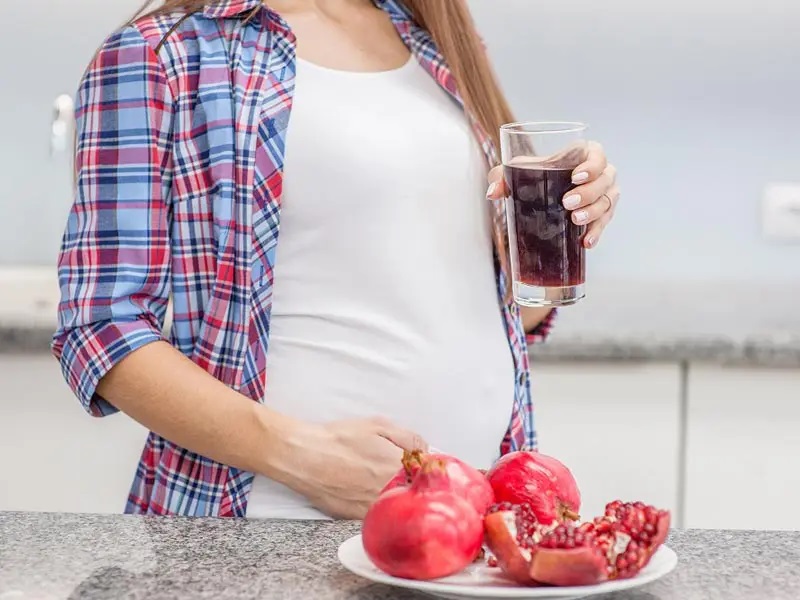 خوردن آب انار و انار در بارداری این 20 خواص و عوارض را دارد