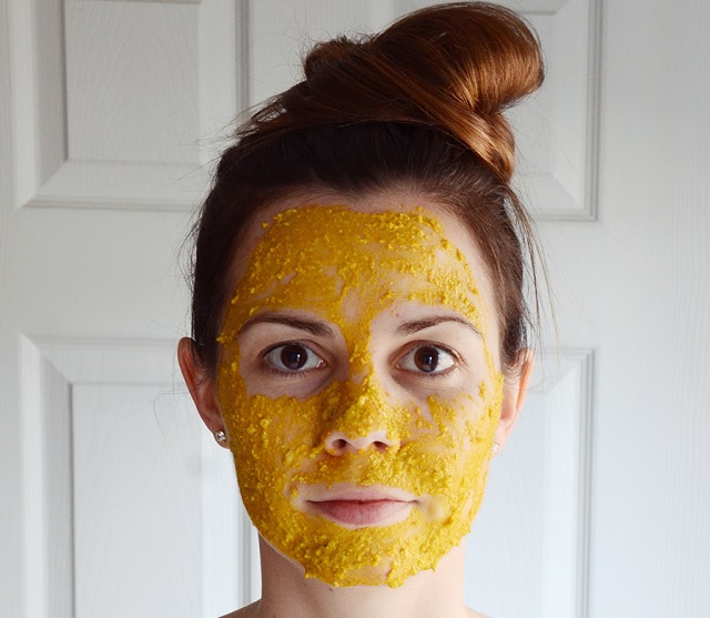 ماسک زردچوبه و آووکادو برای جوانسازی پوست