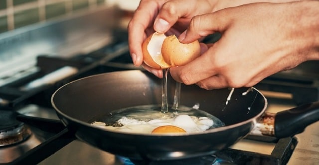 افزایش کلسترول خوب خون از فواید تخم مرغ