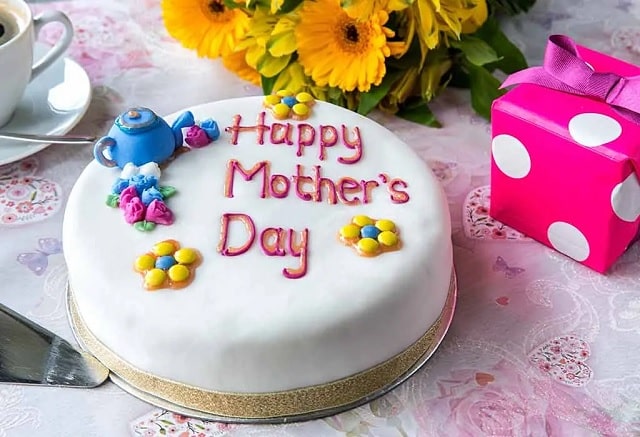 تزیین کیک روز مادر با خمیر فوندانت