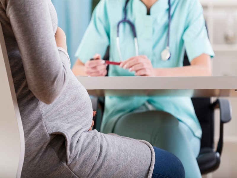 کم کاری تیروئید در بارداری | علل، علائم، خطرات و روش های درمان