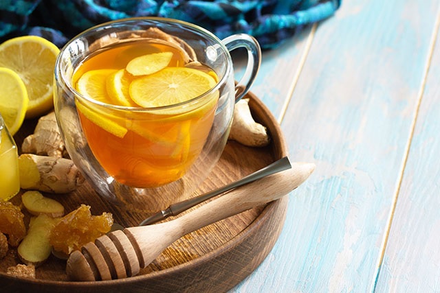 چای لیمو عسل از دمنوش های زمستانی