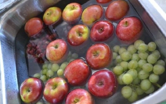 ضدعفونی میوه‌ها با مایع ظرفشویی