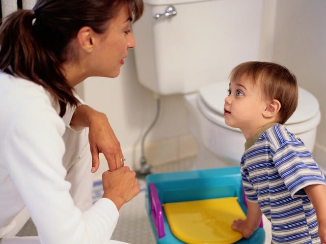 محیط دستشویی را برای کودک آماده کنید