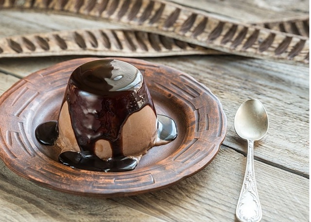 دسر پاناکوتا شکلاتی با بستنی شکلاتی