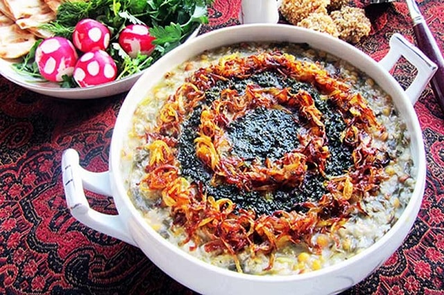 طرز تهیه آش دوغ قزوین