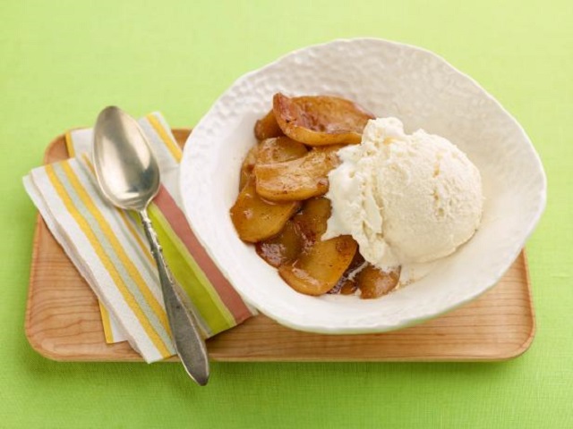 طرز تهیه بستنی سیب و دارچین ساده