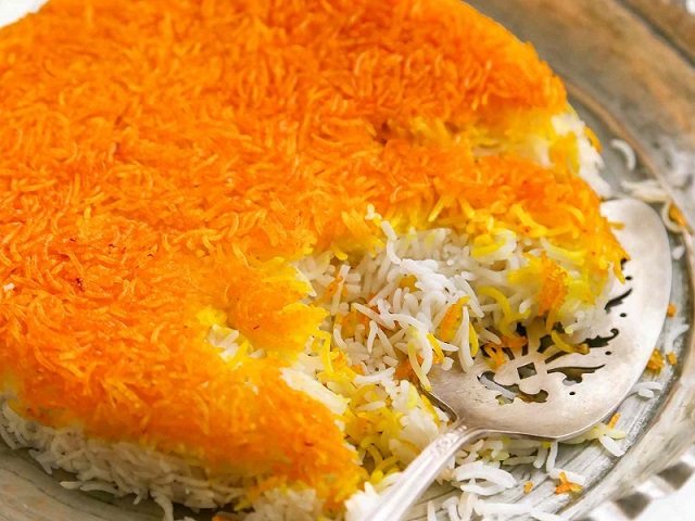 طرز پخت برنج ایرانی هاشمی به صورت آبکش