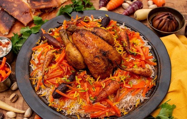 غذای ایرانی با مرغ و برنج