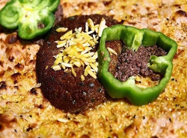 «بریون» یا «بریان» یکی از معروف‌ترین و خوشمزه‌ترین خوراک‌های اصفهان