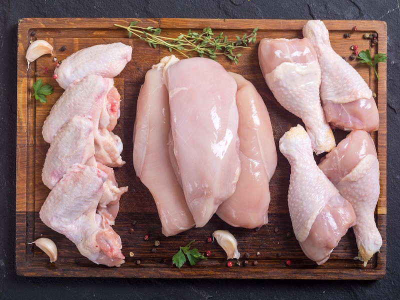 ۱۳ روش آسان تشخیص مرغ سالم از فاسد از روی بو و شکل آن