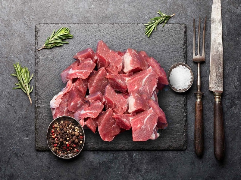 گوشت گاو بهتر است یا گوشت گوسفند | ارزش غذایی و روش پخت