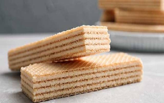 ویفر رنگارنگ به عنوان میان وعده مدرسه و زنگ تفریح بچه‌ها