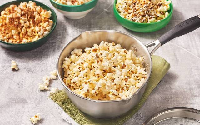 پاپ کورن خانگی یک هله هوله مفید برای زنگ تفریح بچه‌ها