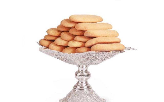 کلوچه زعفرانی یک گزینه مناسب برای میان وعده مدرسه و زنگ تفریح بچه‌ها