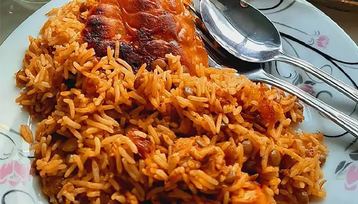 استانبولی پلو با گوشت چرخ کرده یک غذای ساده با برنج است