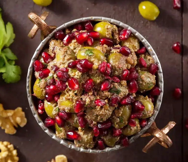 طرز تهیه زیتون پرورده رودباری در یک نگاه