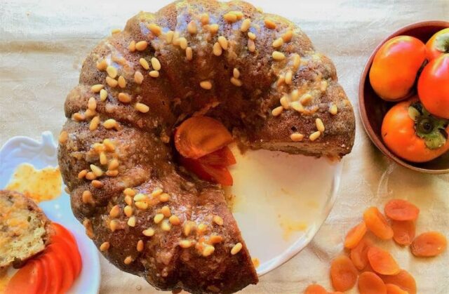 طرز تهیه کیک خرمالو؛ در یک نگاه