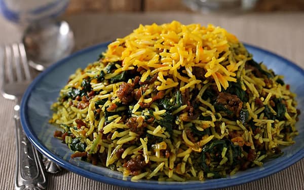 «اسفناج پلو» از جمله غذاهای محبوب ایرانی با گوشت چرخ کرده و برنج