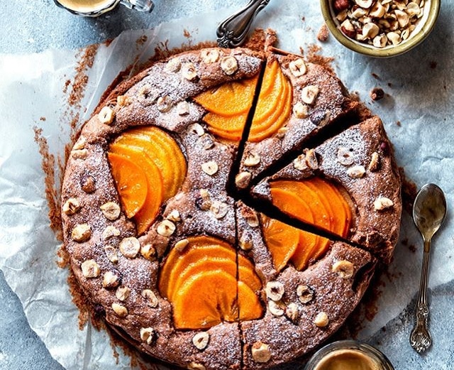 طرز تهیه کیک خرمالو با عسل